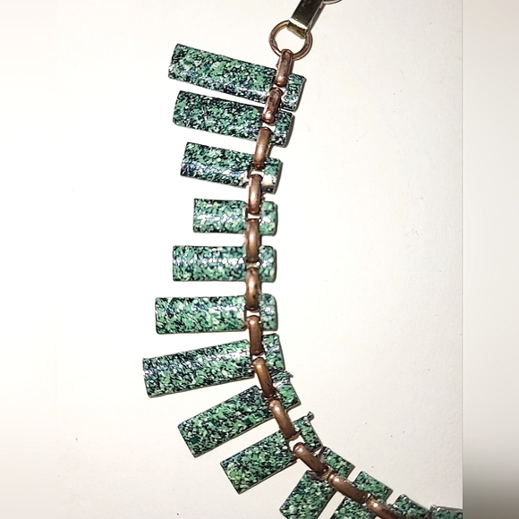 GREEN ENAMEL COPPER PLATED NECKLACE & EARRINGS - VINTAGE SET - Picture 2 of 11